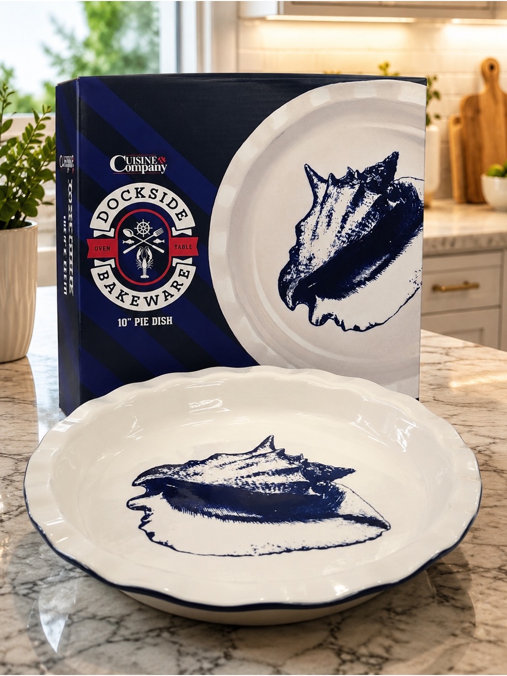 Cuisine & Co. White and Navy Shell Pie Dish *NEW